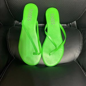 Trees (Zinc) neon green flip flops Sz 9